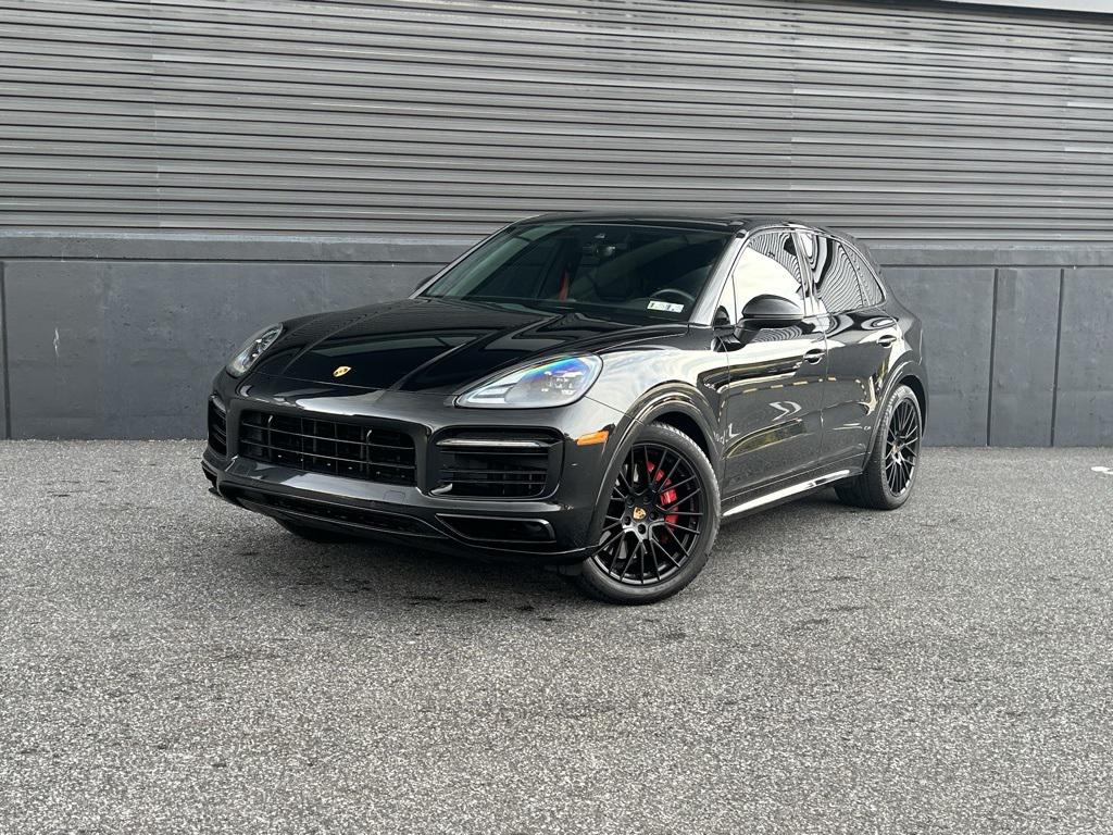 2021 Porsche Cayenne GTS's photo