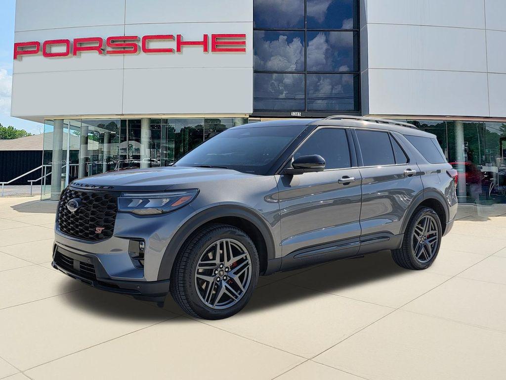 2025 Ford Explorer ST's photo