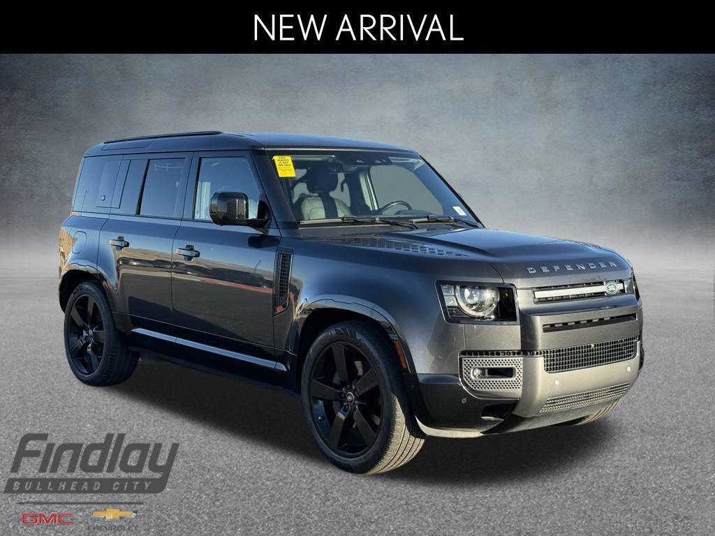 2023 Land Rover Defender SE's photo
