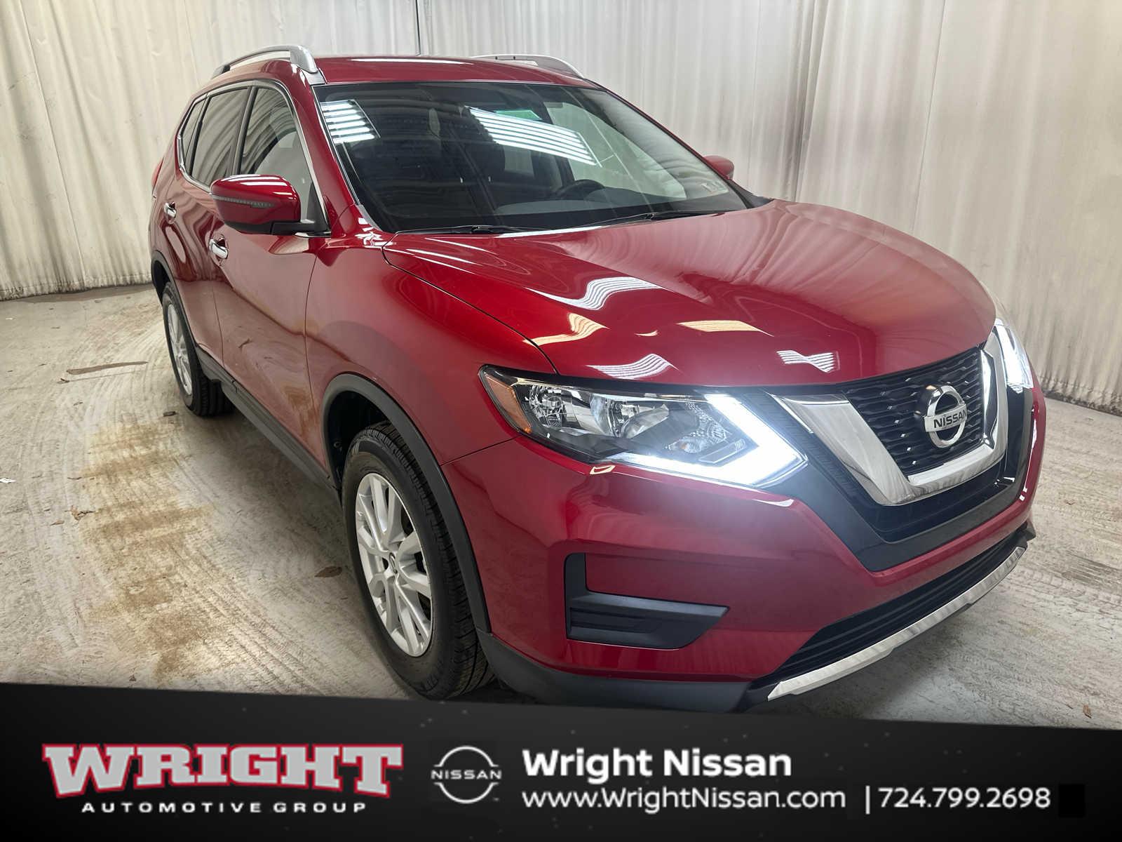 2017 Nissan Rogue SV's photo
