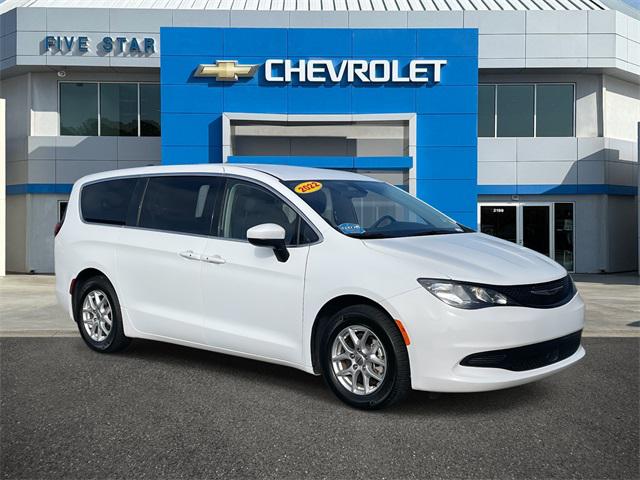 2022 Chrysler Voyager LX