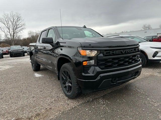 2023 Chevrolet Silverado 1500 4WD Crew Cab Short Bed Custom