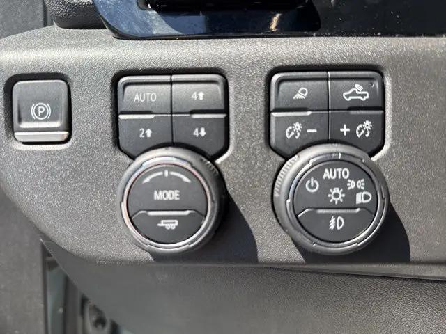 2024 Chevrolet Silverado 1500 4WD Crew Cab Short Bed ZR2