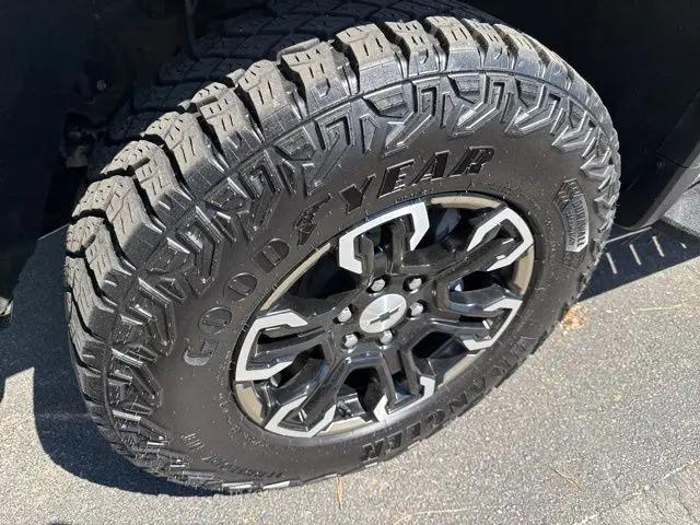 2024 Chevrolet Silverado 1500 4WD Crew Cab Short Bed ZR2