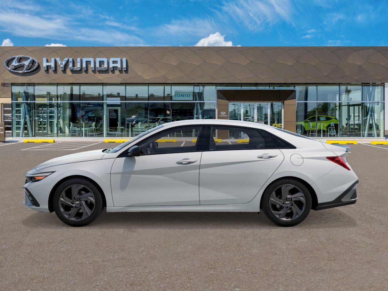2026 Hyundai Elantra SEL Sport photo 3
