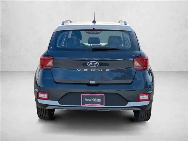 2026 Hyundai Venue SEL w/Two-Tone Roof
