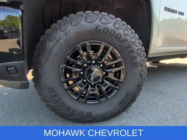 2024 Chevrolet Silverado 2500HD 4WD Crew Cab Standard Bed ZR2
