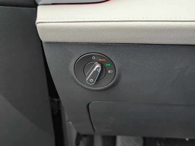 2026 Volkswagen Taos SEL