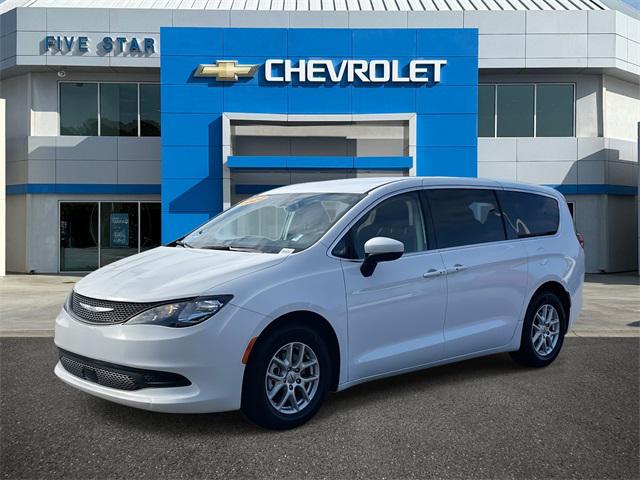 2022 Chrysler Voyager LX