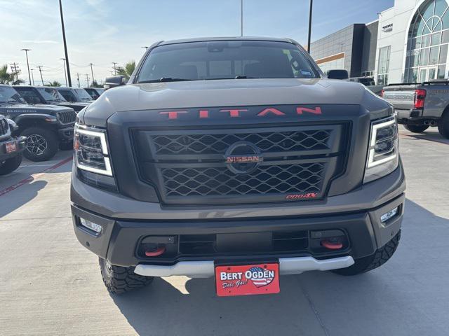 2022 Nissan TITAN Crew Cab PRO-4X 4x4