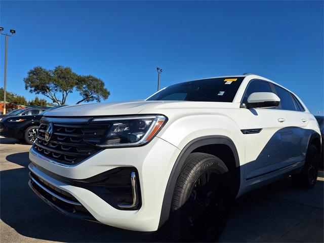 2024 Volkswagen Atlas Cross Sport 2.0T SEL R-Line