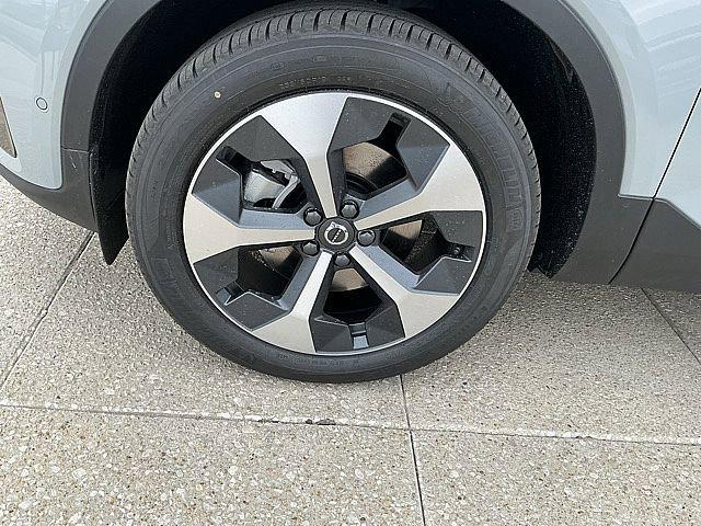 2026 Volvo XC40 Plus, B5 AWD Gas (mild hybrid), Dark