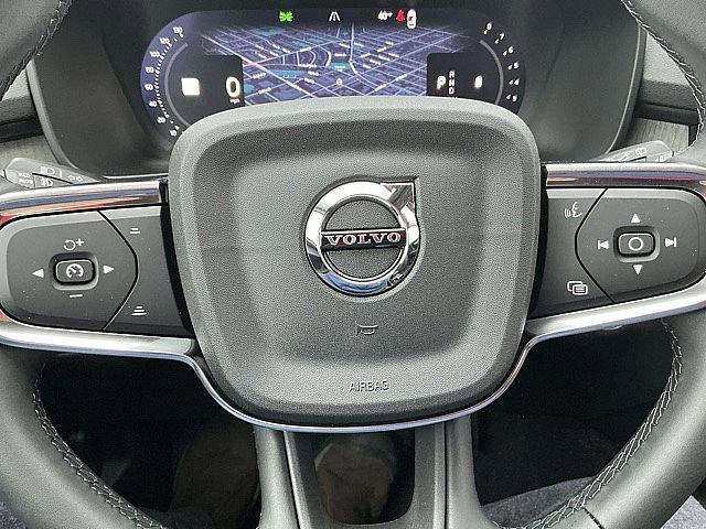 2026 Volvo XC40 Plus, B5 AWD Gas (mild hybrid), Dark