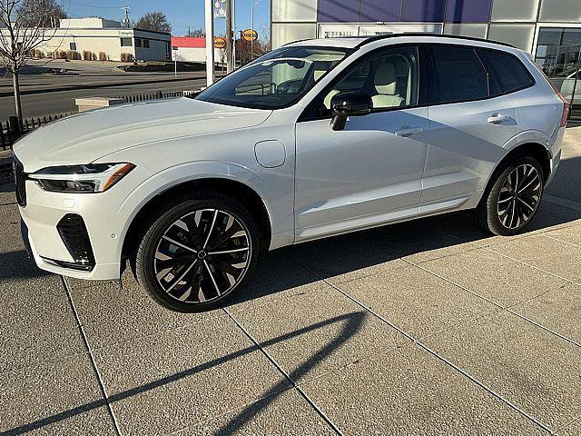 2026 Volvo XC60 Plug-In Hybrid Ultra, T8 AWD Electric/Gasoline, Dark
