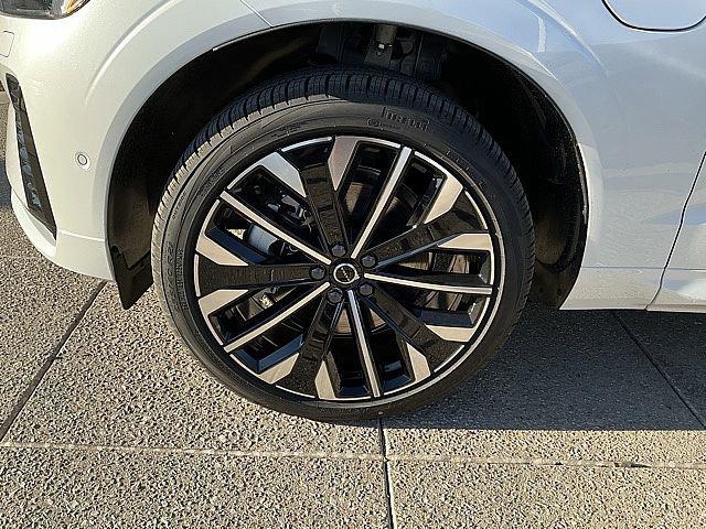2026 Volvo XC60 Plug-In Hybrid Ultra, T8 AWD Electric/Gasoline, Dark