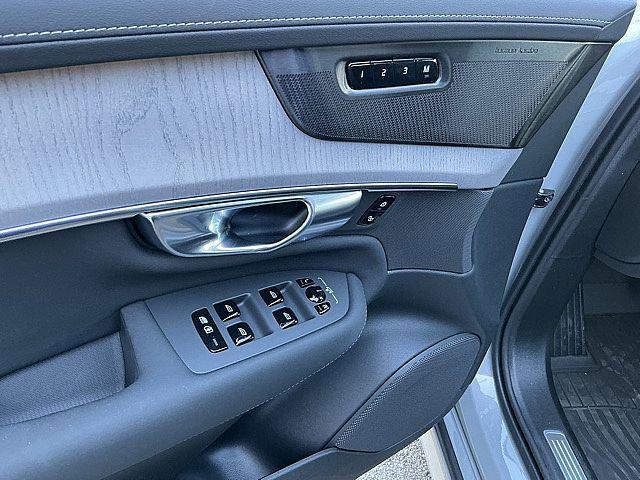 2026 Volvo XC90 Ultra, B6 AWD Gas (mild hybrid), Gasoline, Bright, 7 Seats