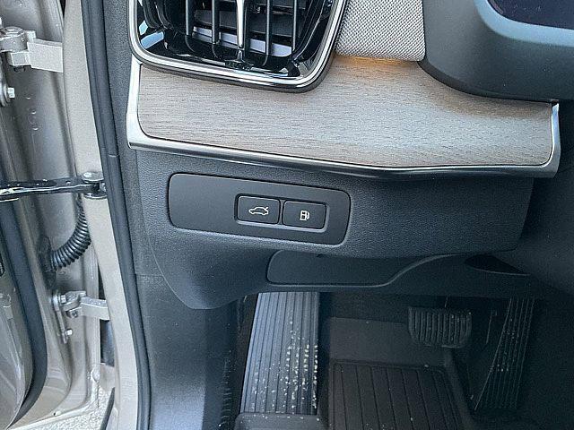 2026 Volvo XC90 Plug-In Hybrid Plus, T8 AWD, Electric/Gasoline, Bright, 7 Seats