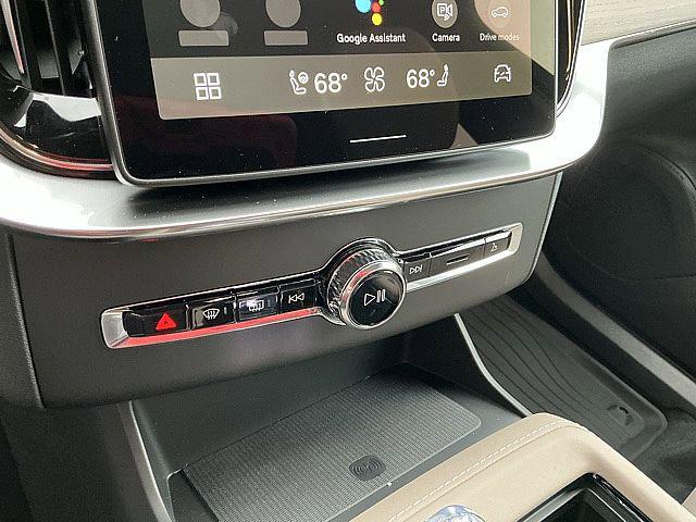 2026 Volvo XC90 Plug-In Hybrid Plus, T8 AWD, Electric/Gasoline, Bright, 7 Seats