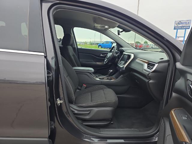 2017 GMC Acadia SLE-2