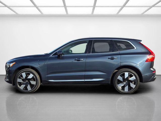 2023 Volvo XC60 Recharge T8 Ultimate Bright Theme