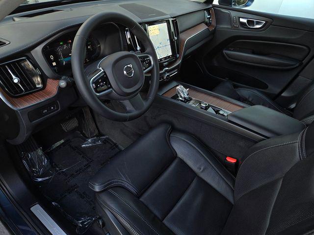 2023 Volvo XC60 Recharge T8 Ultimate Bright Theme