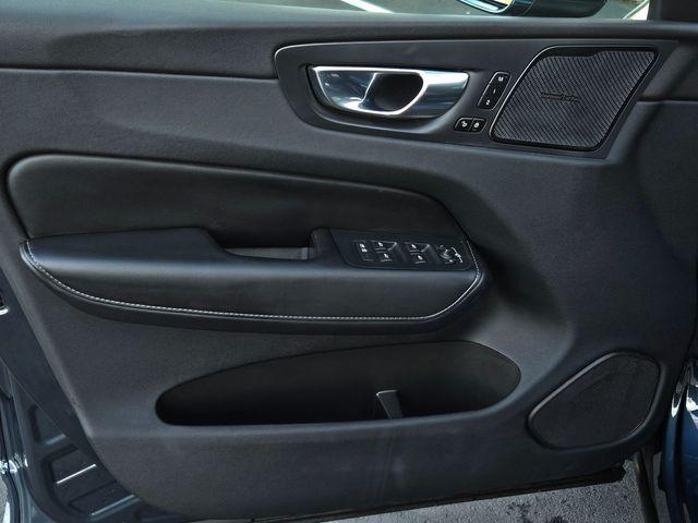2023 Volvo XC60 Recharge T8 Ultimate Bright Theme