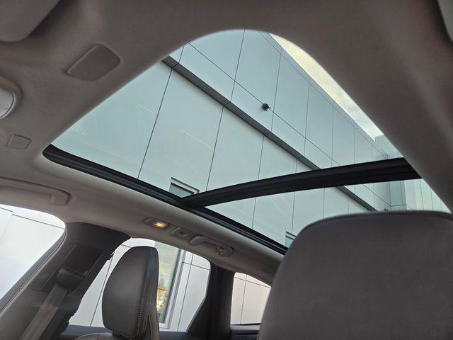 2023 Volvo XC60 Recharge T8 Ultimate Bright Theme