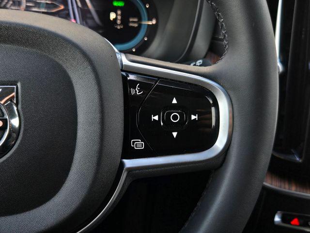 2023 Volvo XC60 Recharge T8 Ultimate Bright Theme