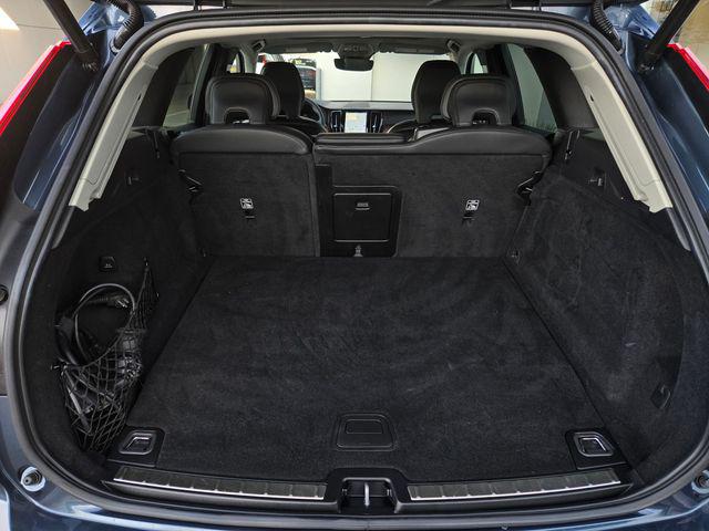 2023 Volvo XC60 Recharge T8 Ultimate Bright Theme