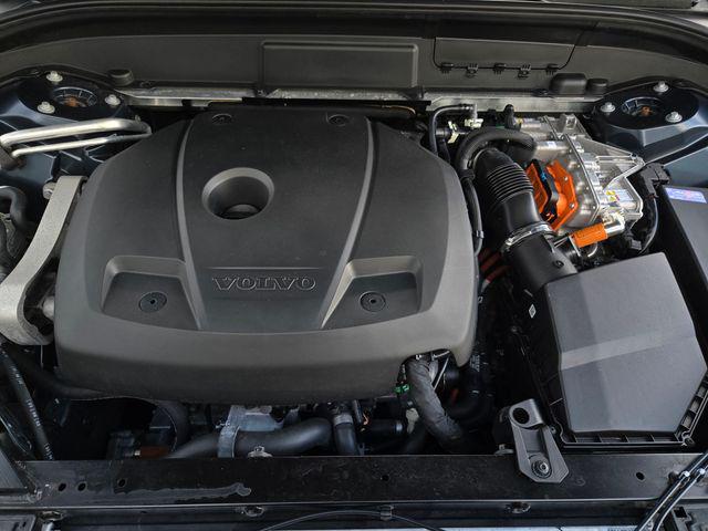 2023 Volvo XC60 Recharge T8 Ultimate Bright Theme