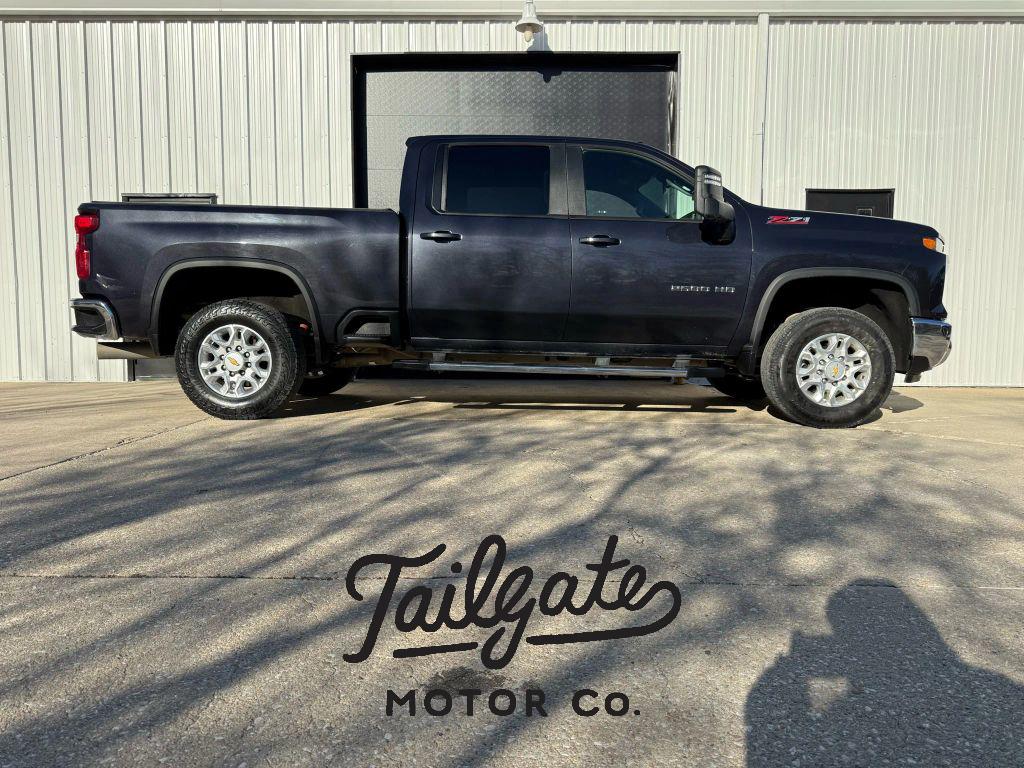 2024 Chevrolet Silverado 2500HD LT's photo