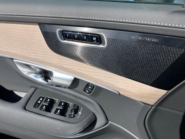 2026 Volvo XC90 Plug-In Hybrid Plus, T8 AWD, Electric/Gasoline, Bright, 7 Seats