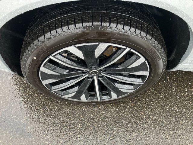 2026 Volvo XC90 Plus, B6 AWD Gas (mild hybrid), Gasoline, Bright, 7 Seats