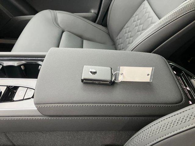 2026 Volvo XC90 Plus, B6 AWD Gas (mild hybrid), Gasoline, Bright, 7 Seats