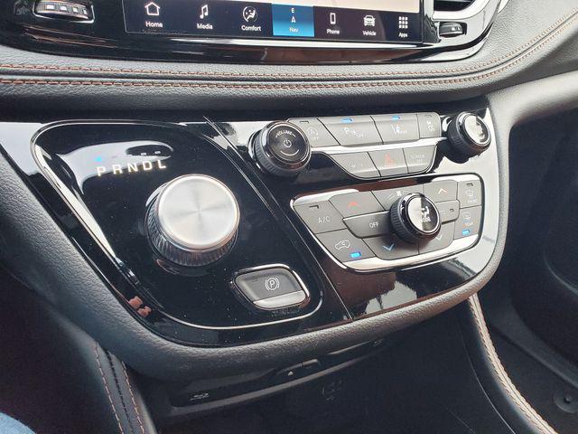 2026 Chrysler Pacifica Pinnacle AWD