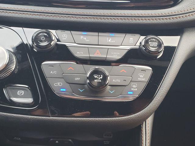 2026 Chrysler Pacifica Pinnacle AWD
