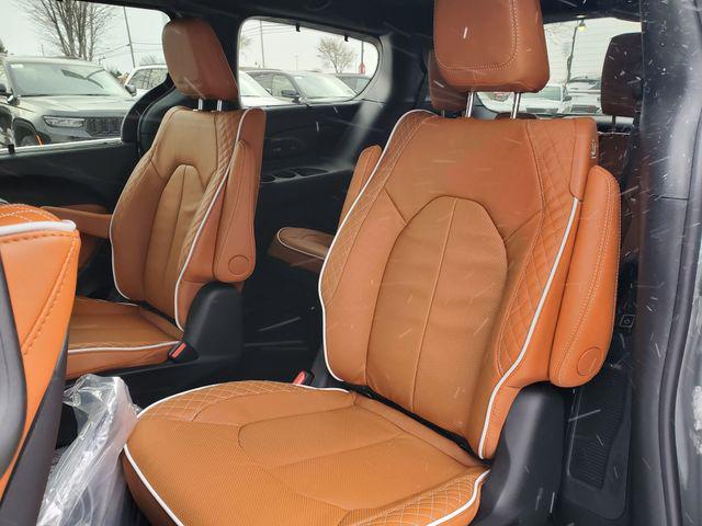 2026 Chrysler Pacifica Pinnacle AWD