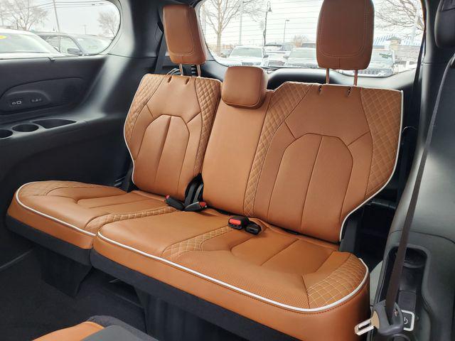 2026 Chrysler Pacifica Pinnacle AWD