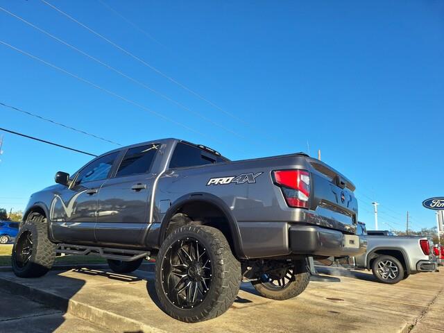 2021 Nissan TITAN Crew Cab PRO-4X 4x4