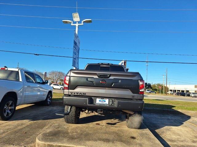2021 Nissan TITAN Crew Cab PRO-4X 4x4