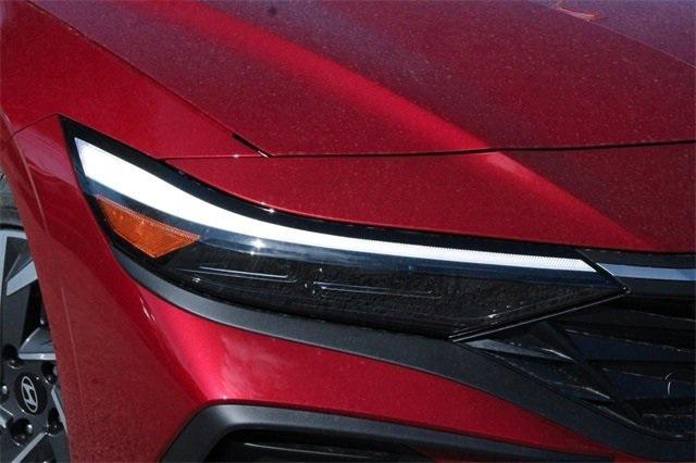 2025 Hyundai Elantra Hybrid SEL Sport