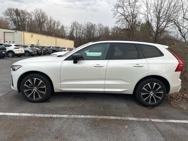 2023 Volvo XC60 B5 Plus Dark Theme