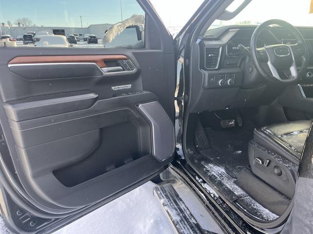2023 GMC Sierra 1500 4WD Crew Cab Short Box Denali