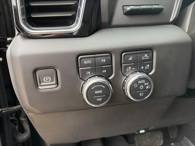 2023 GMC Sierra 1500 4WD Crew Cab Short Box Denali