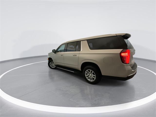 2023 Chevrolet Suburban 2WD LT