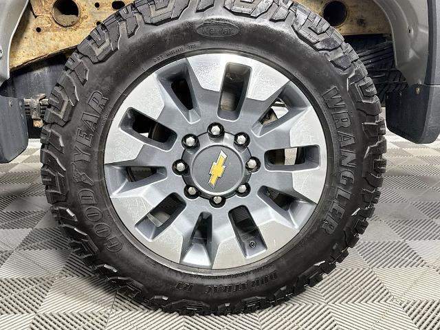 2022 Chevrolet Silverado 2500HD 4WD Crew Cab Standard Bed Custom