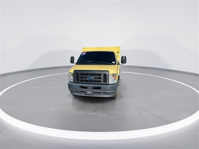 2022 Ford E-450 Cutaway Base