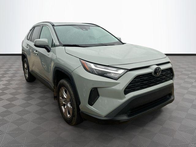 2023 Toyota RAV4 XLE's photo