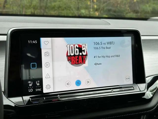 2025 Volkswagen Atlas Cross Sport 2.0T SE w/Technology