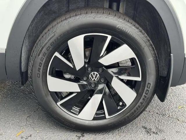 2025 Volkswagen Atlas Cross Sport 2.0T SEL
